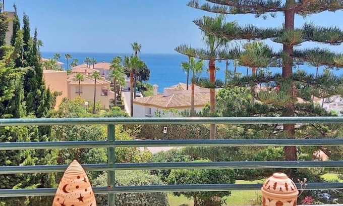 Las Lagunas Apartment | Casa verde in the Costa Mijas