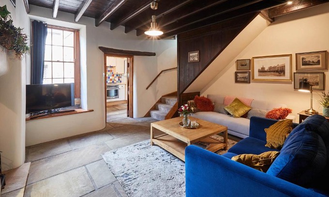 Barnard Castle House | Castle Cottage, Back independently run Barnard Castle