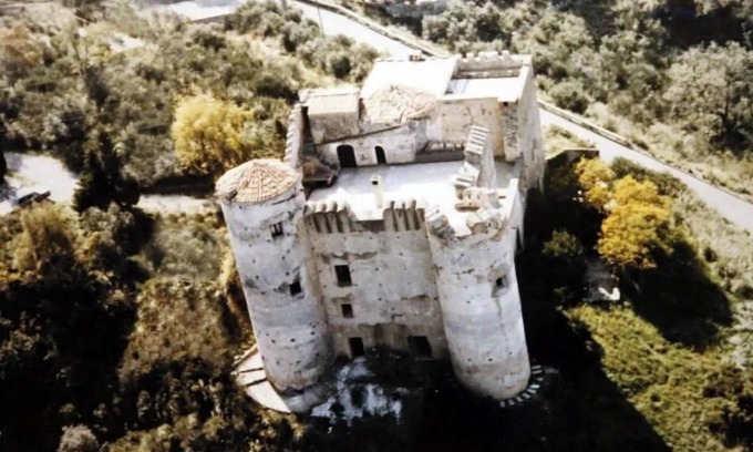 Praia a Mare Other | Castle for 16 Guests