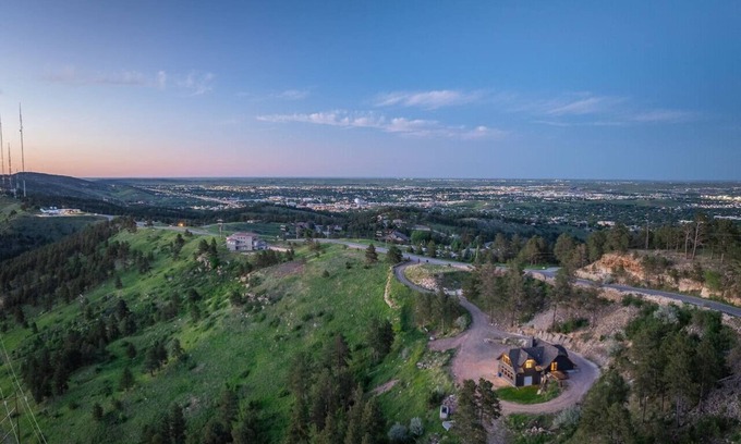 Rapid City House | Castle in the Sky- Overlooking Rapid City