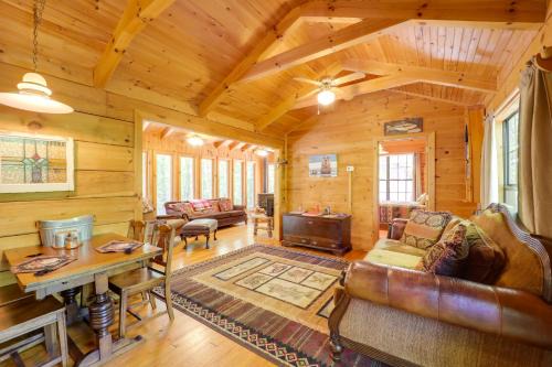 Vein Mountain House | Cataloochee Ski Day Trips! Hot Tub Haven in Marion