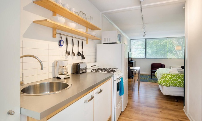 Brookwood Apartment | CCL Professional Studio w Wi-fi Perfect for Business Travelers