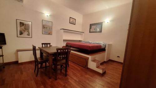 Taranto Apartment | CconfortHotels Appartamento La Finestra Sulla Corte