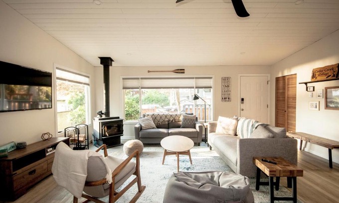 Tuwanek House | Cedar Creek Cottage 4BR - Welcome to Your Private Oasis Steps from the Beach