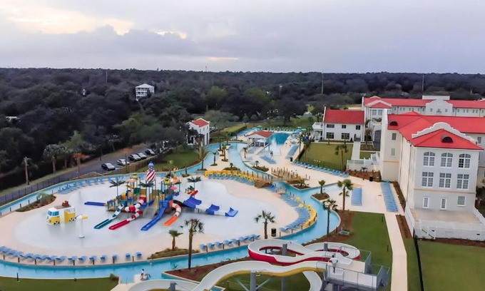 Gulfport Hotel | Centennial Plaza Resort Gulfport