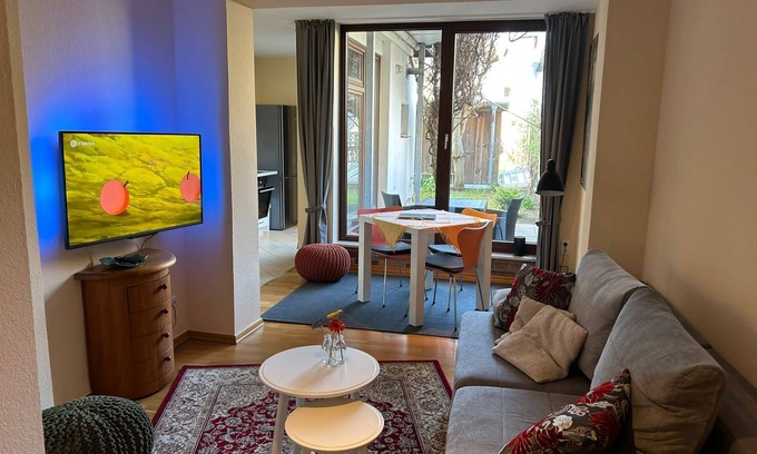 Old Town Apartment | Center punch no. 2 - ABC26