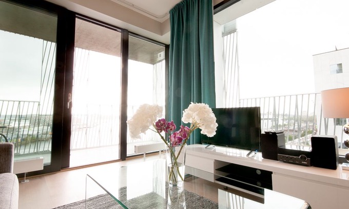 Bjørvika Apartment | Central and modern apartment. Fully equipped and furnished.