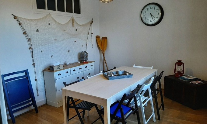 Hendaye Apartment | Central Apartment in Hendaye – Bright, Cozy, Near Shops, 2 Bedrooms, Free WiFi