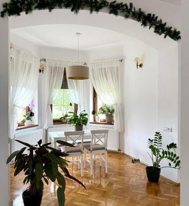 Arad House | Central Family House With Self Check-in