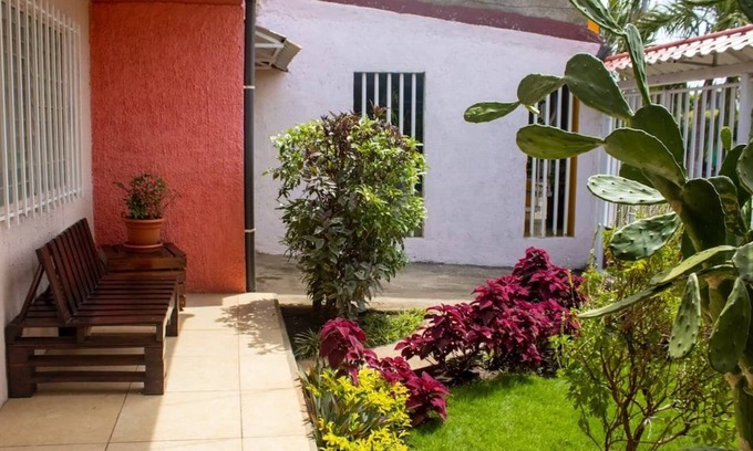 Managua House | Central Home 3BR w/King Bed, AC, Free parking