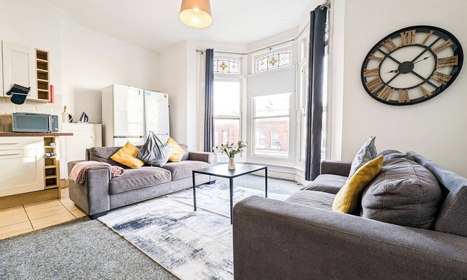 Portsmouth House | Central Southsea Guest House