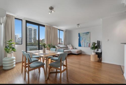 East Perth Apartment | Central urban nest with pool gym pool free parking