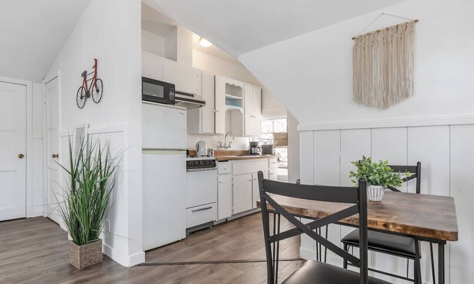Studio City Cabin | Centrally Located Studio, Ideal for Long Term
