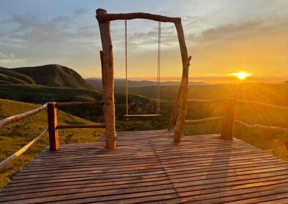 Alto Paraiso de Goias Ski Chalet | Chalé Beija Flor, venha viver essa experiência!