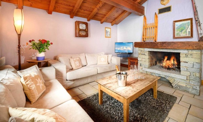 Le Lavachet Ski Chalet | Chalet, 200m from resort center, fitness, balcony, fireplace or stove, tv, 180m², Tignes