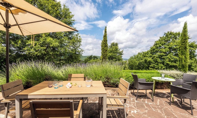 Trequanda Ski Chalet | Chalet "Basilico' with Shared Pool, Private Terrace & Wi-Fi