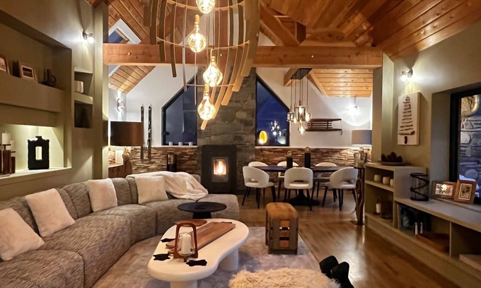 Guchan Ski Chalet | Chalet Crystal 4 étoiles.