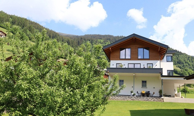 Bramberg am Wildkogel Apartment | Chalet in Bramberg near Wildkogel Arena