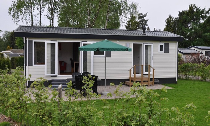 Baarle-Nassau Ski Chalet | Chalet in Parc de Kievit with Private Garden
