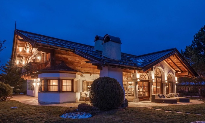 Sankt Johann in Tirol Villa | Chalet in St. Johann in Tyrol near Kitzbühel