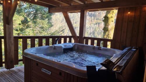 La Bresse Ski Chalet | Chalet le Dahu-Calm-Jacuzzi-Free parking lot