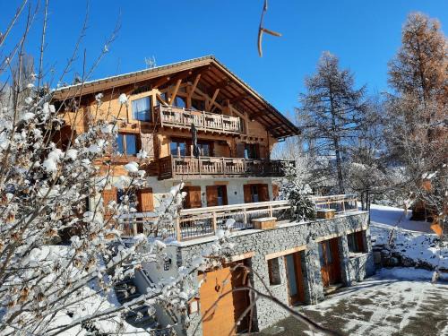 La Cote-dʼAime Bed & Breakfast | Chalet Le Paradou