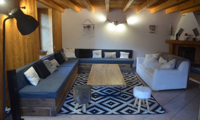Mont-de-Lans Ski Chalet | Chalet Les Copains