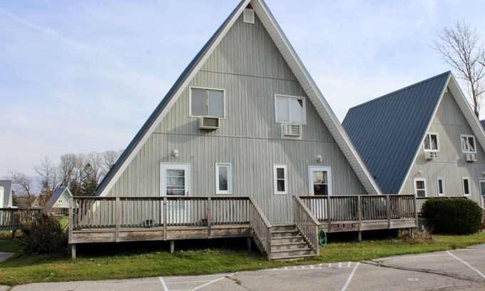 Stevensville House | Chalet on the Lake 52 w/Beach Access, Pools, Sport Courts, Fishing Pond & more!