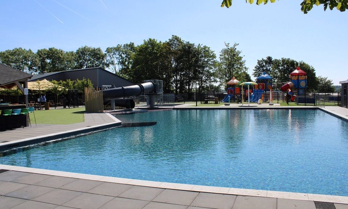 Lathum Ski Chalet | Chalet With Pond View in Gelderland