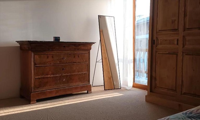 Thoiry House | Chambre proche du Cern