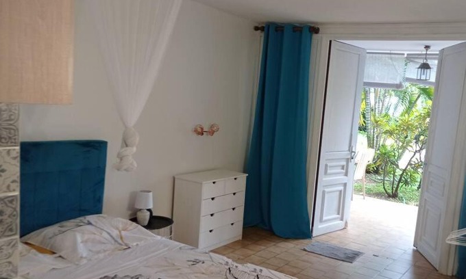 Sainte-Anne Apartment | Charmant Studio à Sainte Anne -Plage avec Parking