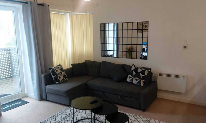Barking Apartment | Charming 1-Bed Apartment in Barking