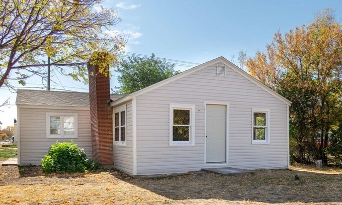 Great Falls Cottage | Charming 1- bedroom cottage