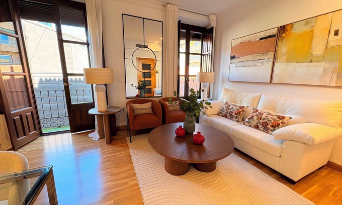 Centro - Sagrario Apartment | Charming 1bedroom Apt. in Granada. San Agustín