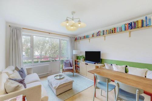 Chelsea Riverside Apartment | Charming 1BR Flat Steps from King's Road in Chelsea