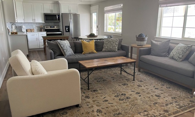 Pleasant Grove Apartment | Charming 2-bedroom apartment in Pleasant Grove