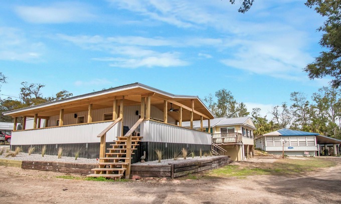 Steinhatchee House | Charming 2-bedroom house with AC, WiFi in Steinhatchee