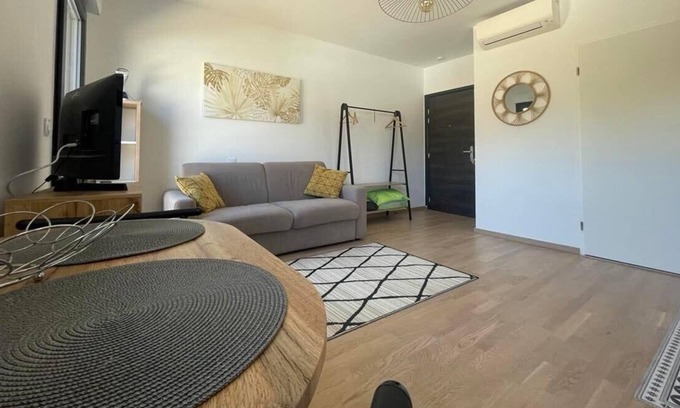 Le Ricanto Apartment | Charming 26m² near the beach of Agosta!