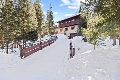 Breckenridge House | Charming 2BR Mountain Getaway Near Hiking Trails