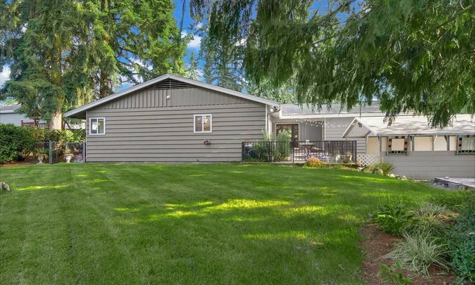 Kenmore House | Charming 2BR Retreat, Lush Yardn