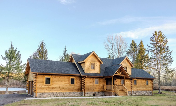 Moscow House | Charming 3-bedroom country house in Madison Township with AC, WiFi