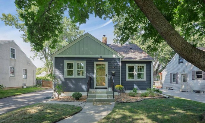 Como House | Charming 3-bedroom Home in the beautiful Como Neighborhood