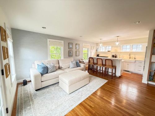 Oak Bluffs House | Charming 3-Bedroom Home in the Heart of Oak Bluffs