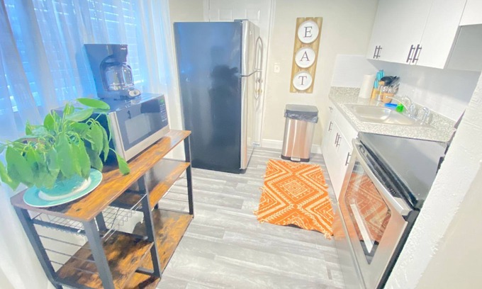 West Little River House | Charming 3 bedroom home w/ private patio - sleeps8