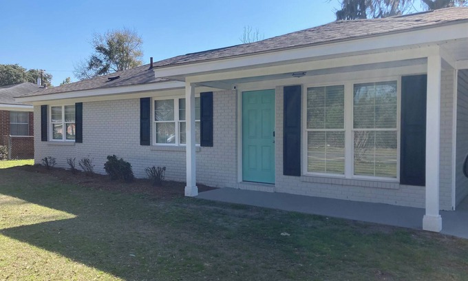Midtown House | Charming 3-bedroom house in Savannah