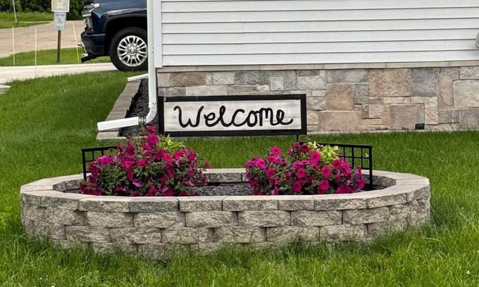 Fremont House | Charming 3-bedroom River/Lake Accessible House across from Clemins River Resort