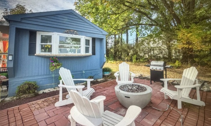 Hershey House | Charming 3-bedroom remodeled mobile home with central AC, WiFi in Hummelstown