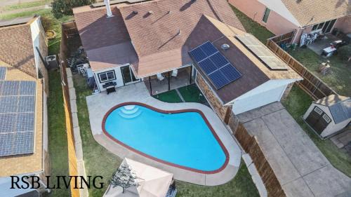 The Colony House | Charming 3Bd 2Ba Home with Private Pool