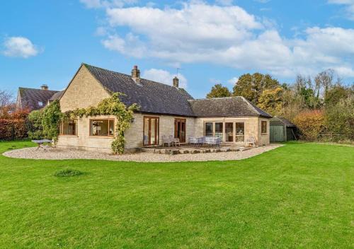 Bourton-on-the-Water House | Charming 3BD Cotswolds Family Retreat