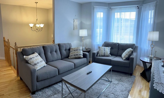 West End House | Charming 4-bedroom house with jacuzzi tub. Family and Pet friendly
